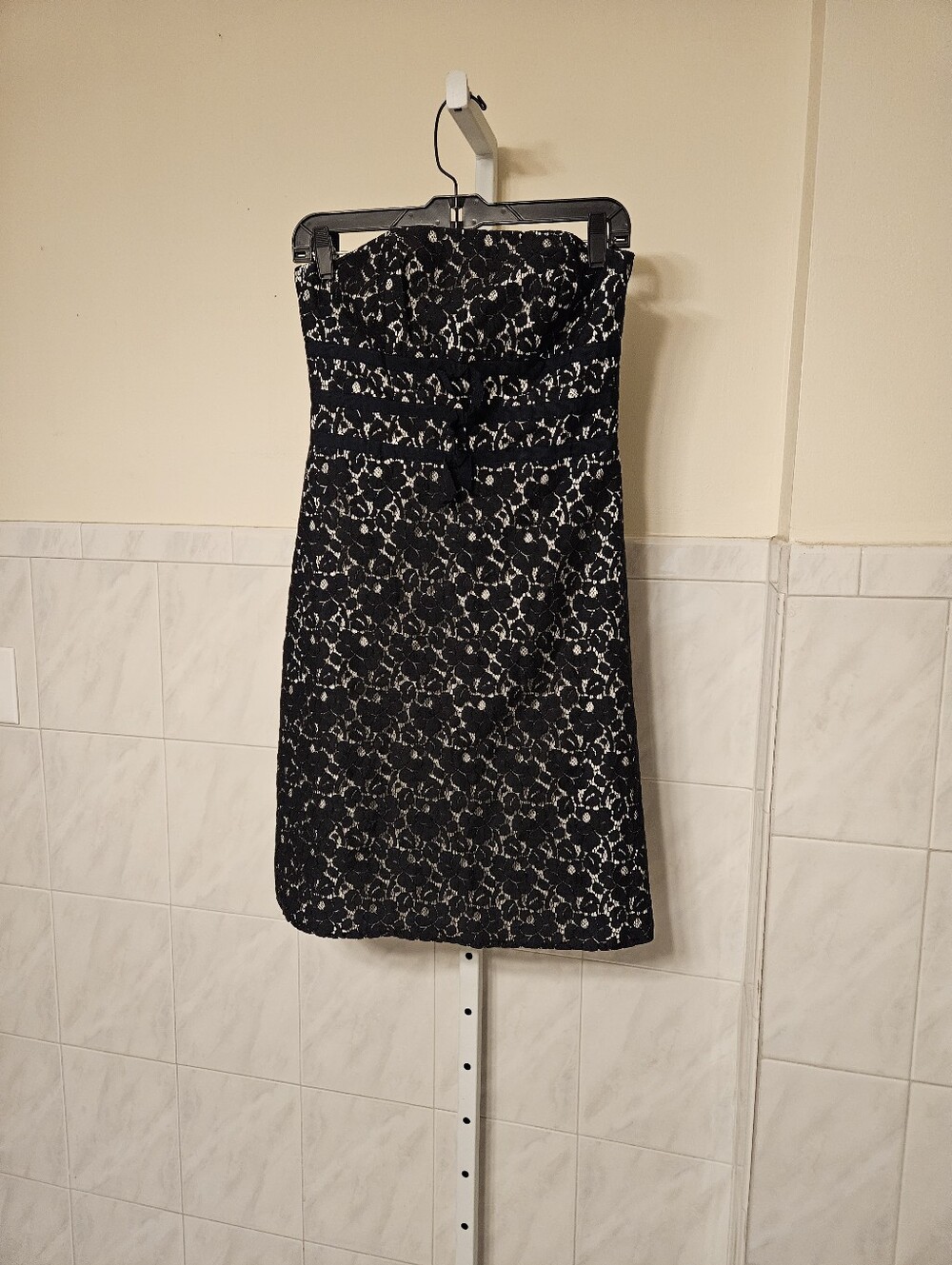 WHITE HOUSE BLACK MARKET DRESS